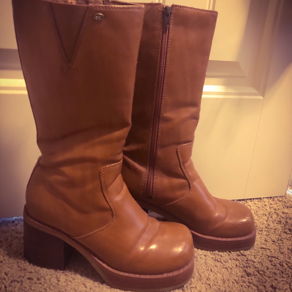 Skechers Women’s Brown Zip Up Boot